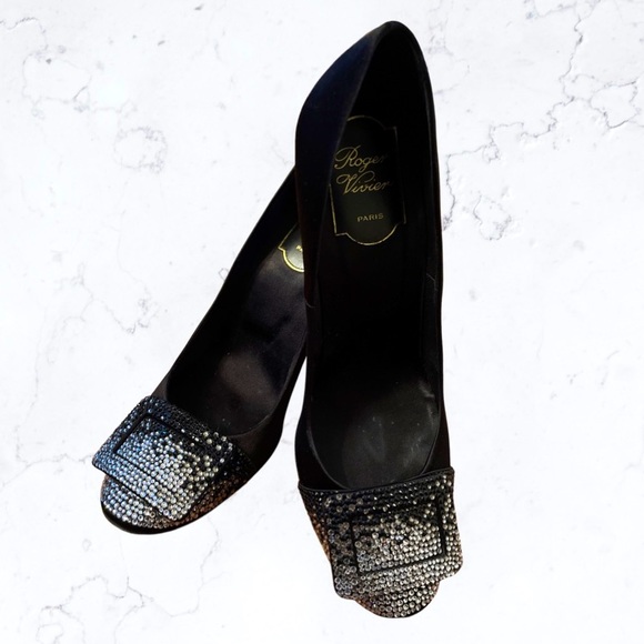 Stunning new Roger Vivier ombré buckle Swarovski heels in black satin-sz 38 - Picture 1 of 4